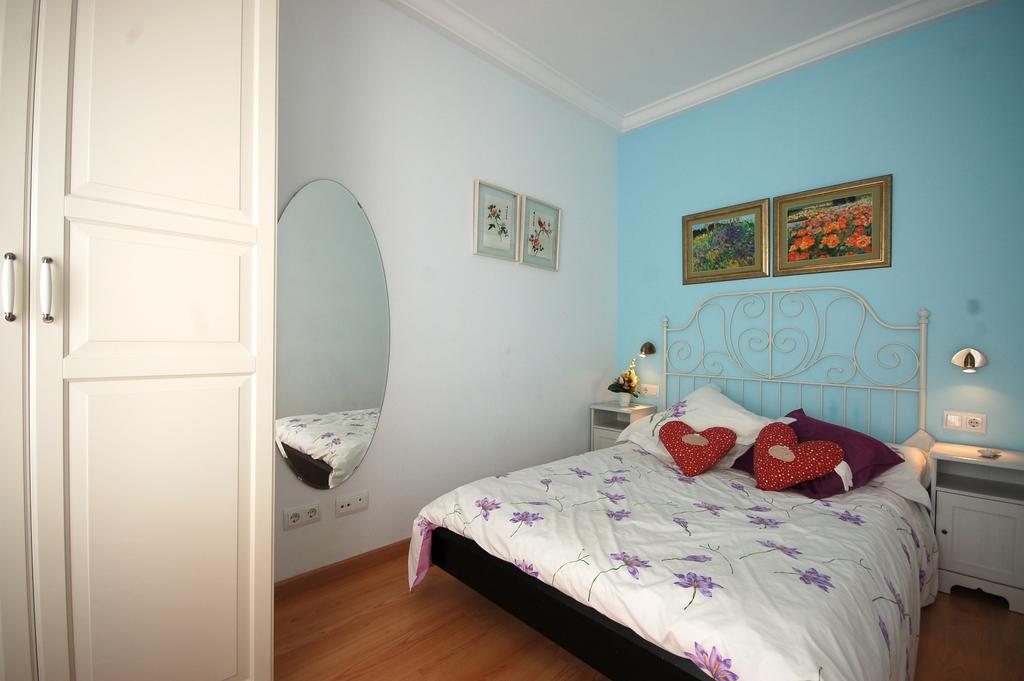 Lets Holidays Centric Apartment In Barcelona Room photo