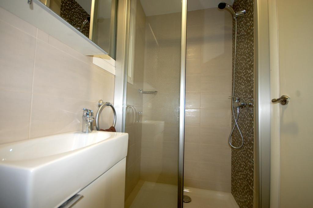 Lets Holidays Centric Apartment In Barcelona Room photo